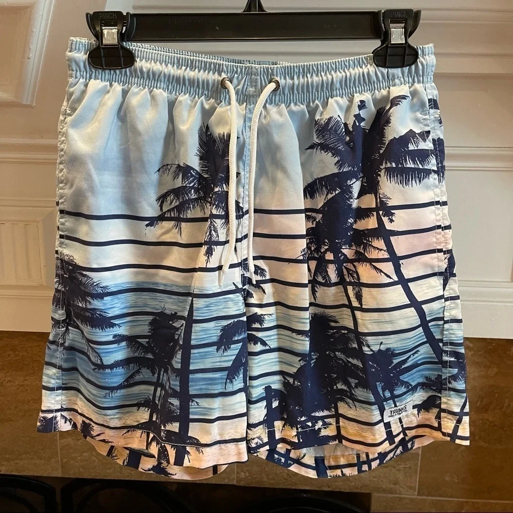 Q: Trunks Surf & Swim Co Mens Shorts Small Blue Palms Tree Printed Stretch